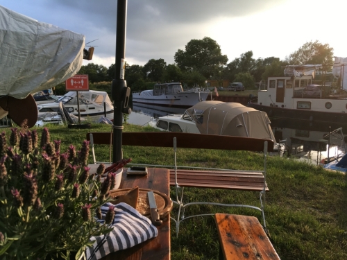 Sitzplatz am Werfthafen auf der Werft Allermöhe